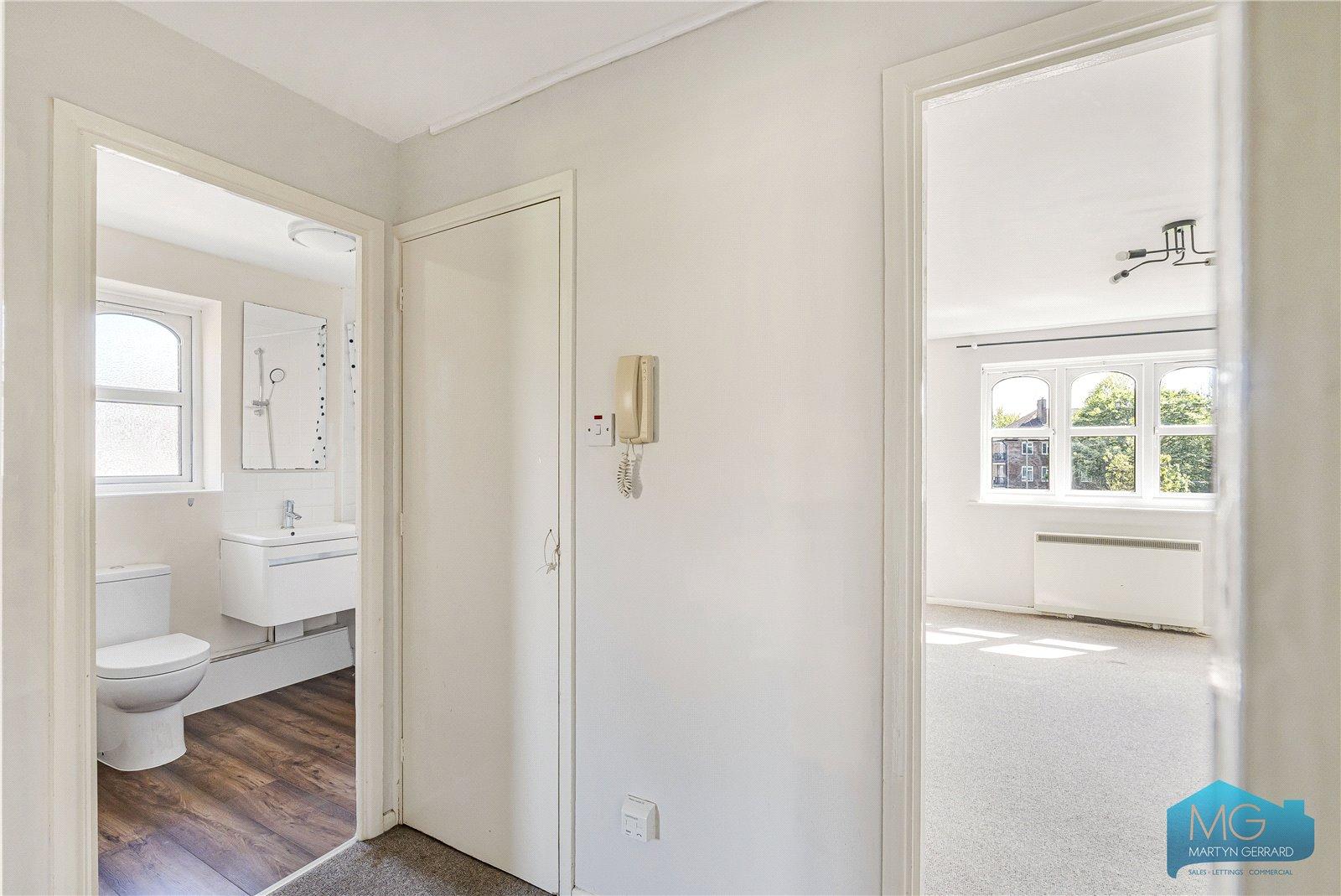 2 bedroom Apartment to rent - Martyn Gerrard