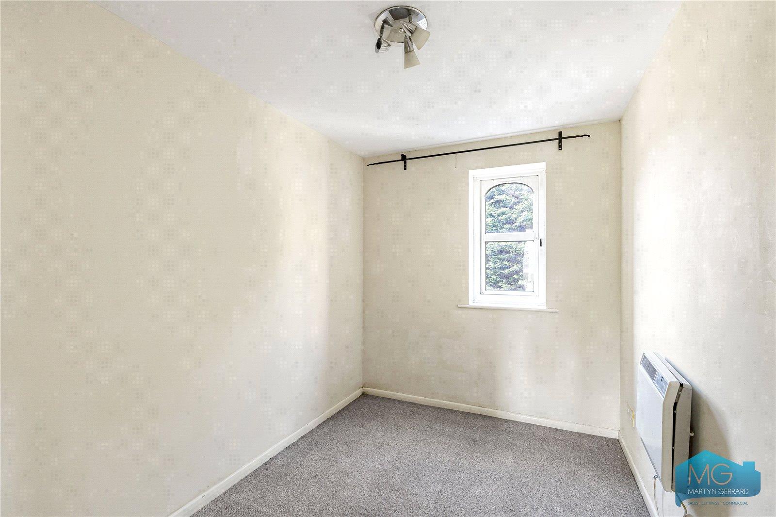 2 bedroom Apartment to rent - Martyn Gerrard