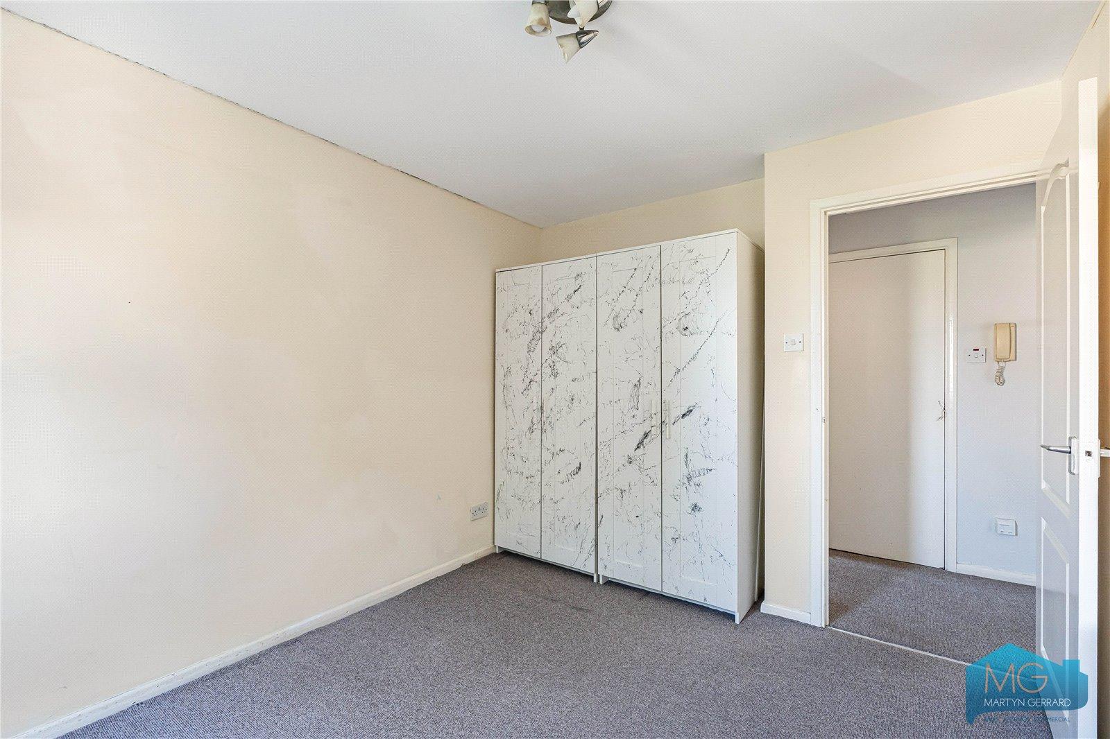 2 bedroom Apartment to rent - Martyn Gerrard