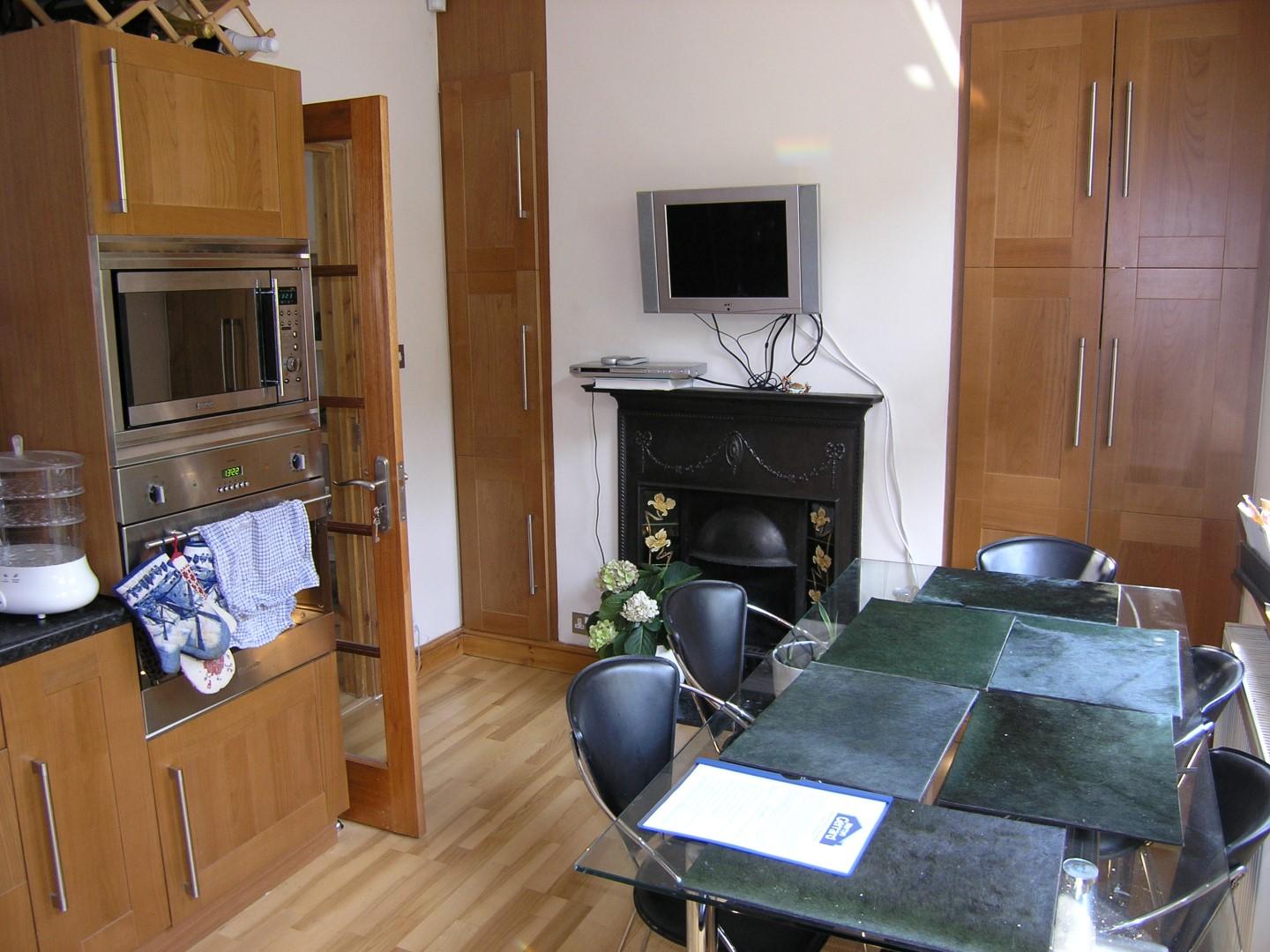2 bedroom Terraced House to rent + ' - Martyn Gerrard