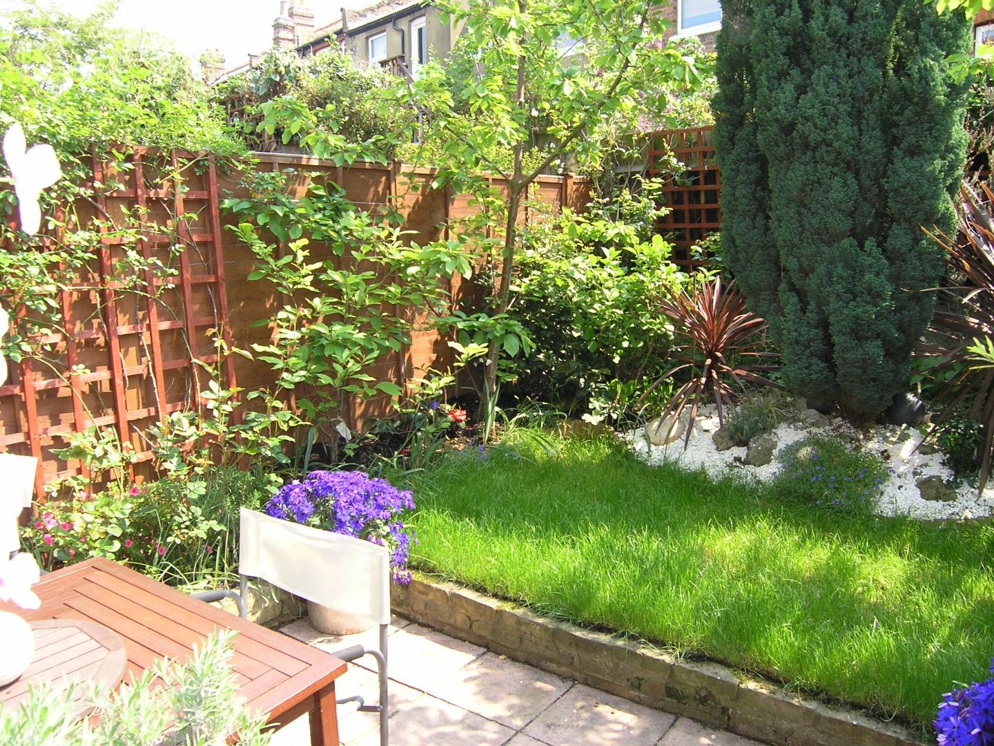 2 bedroom Terraced House to rent - Martyn Gerrard