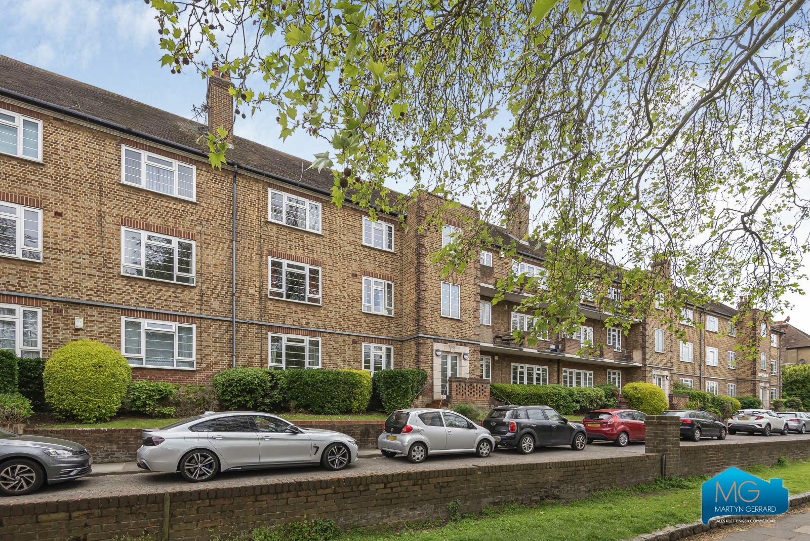 2 bedroom Ground Floor Flat to rent - Martyn Gerrard