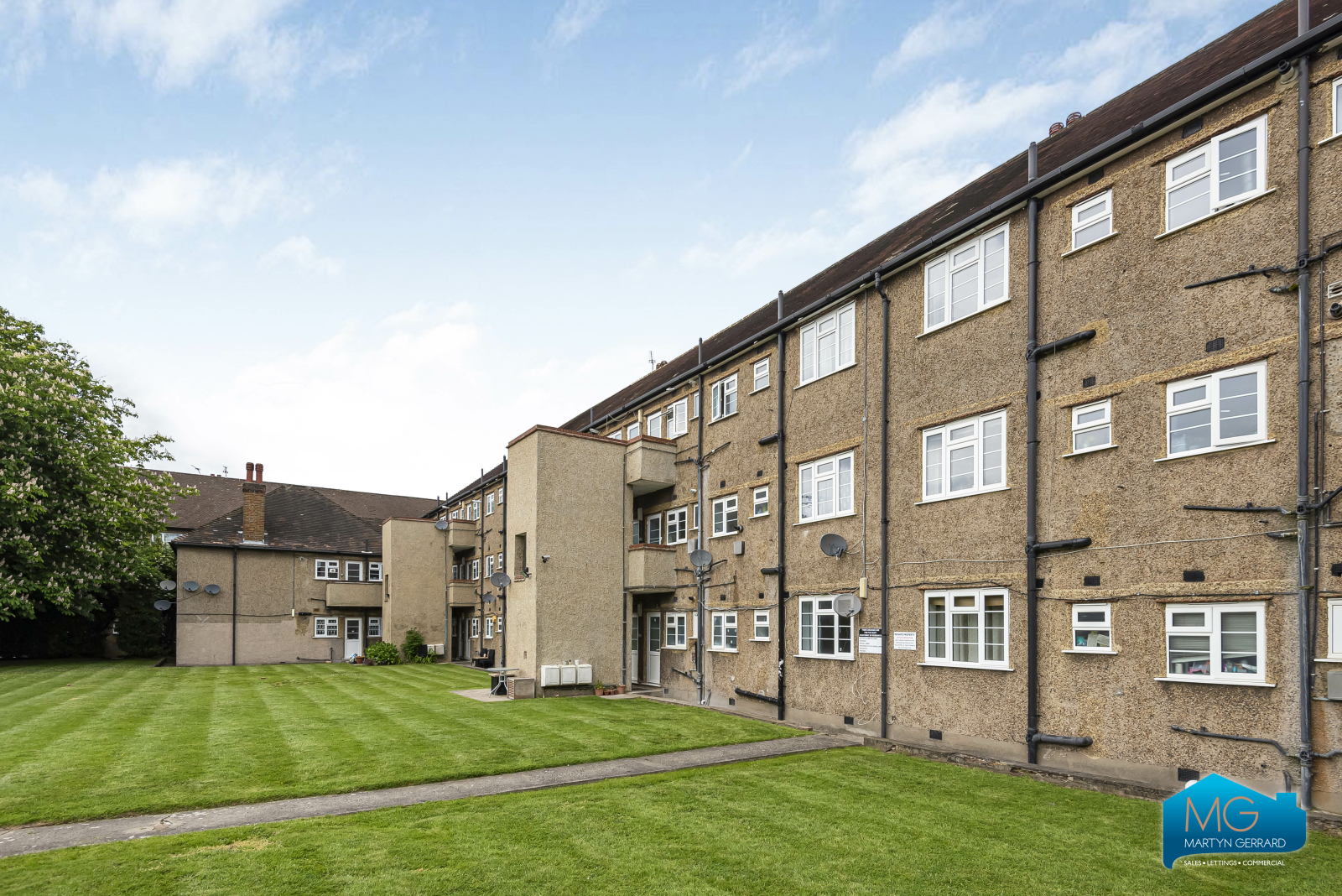 2 bedroom Ground Floor Flat to rent - Martyn Gerrard