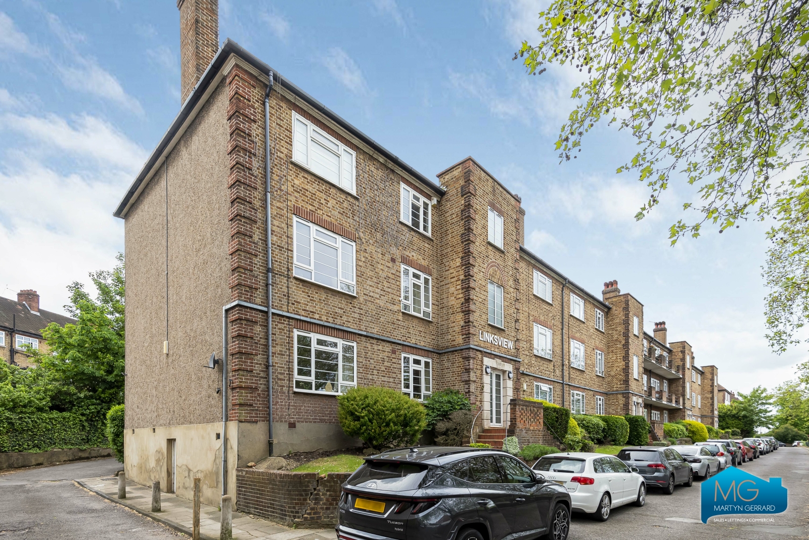 2 bedroom Ground Floor Flat to rent - Martyn Gerrard