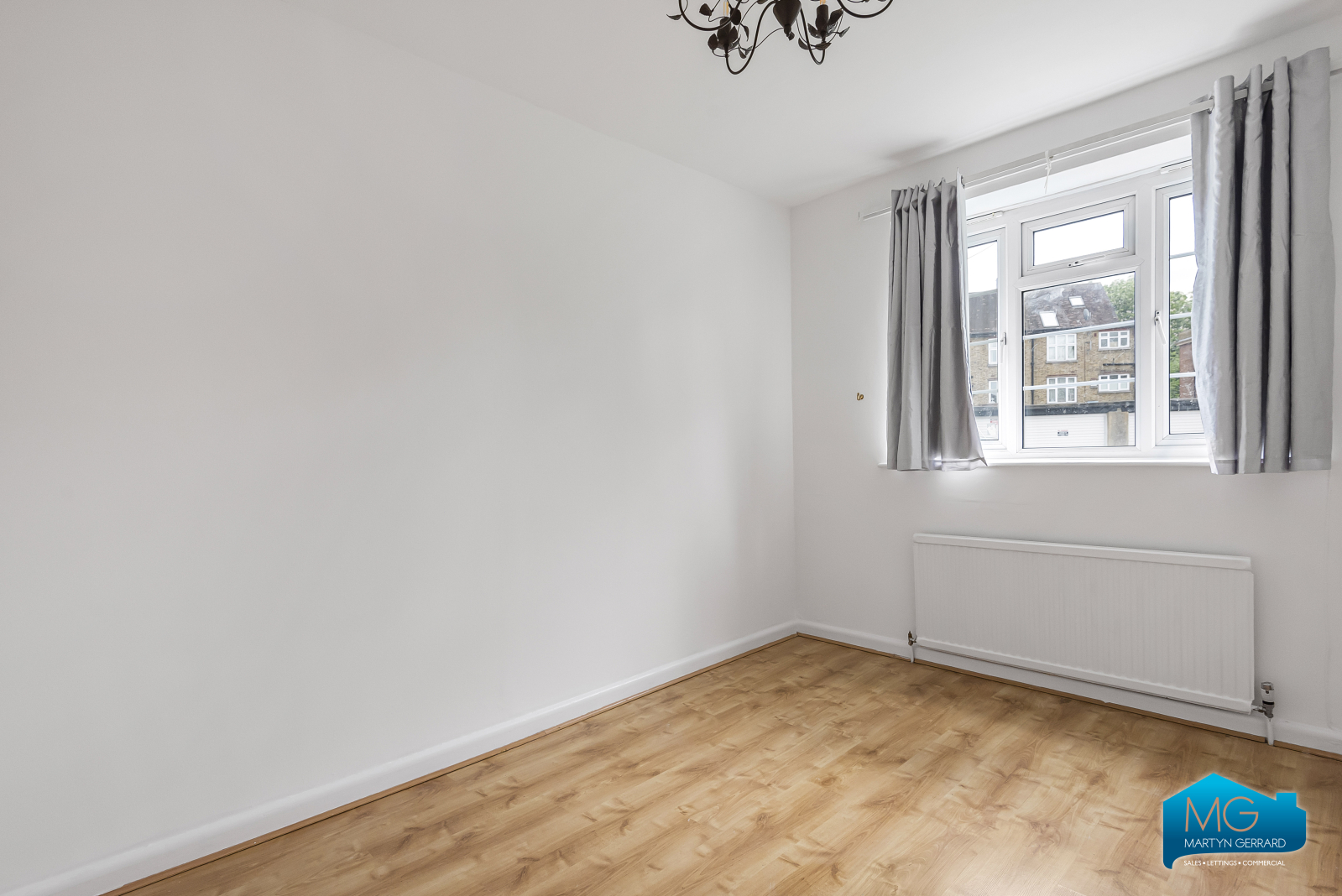 2 bedroom Ground Floor Flat to rent - Martyn Gerrard