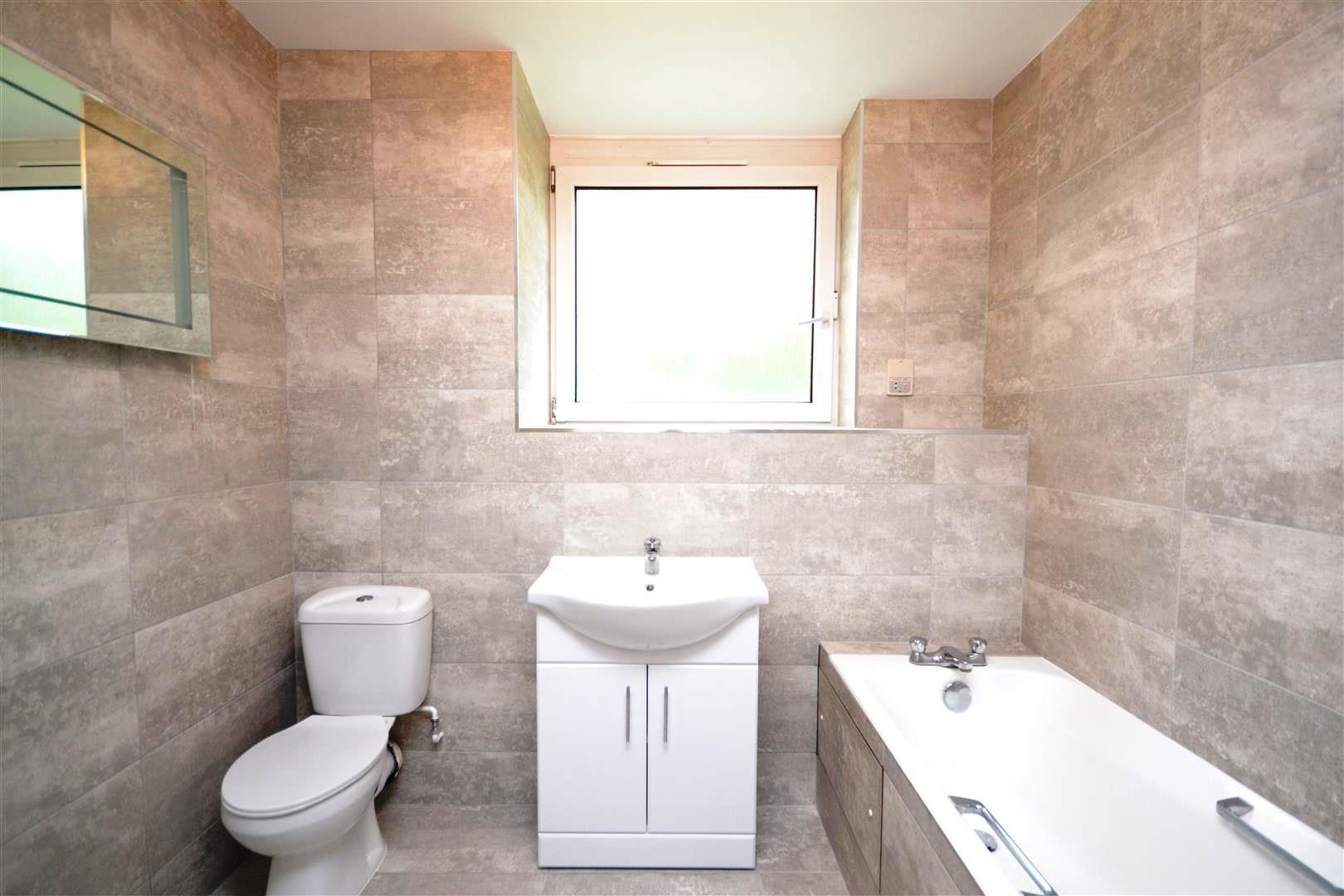 2 bedroom Apartment to rent - Martyn Gerrard