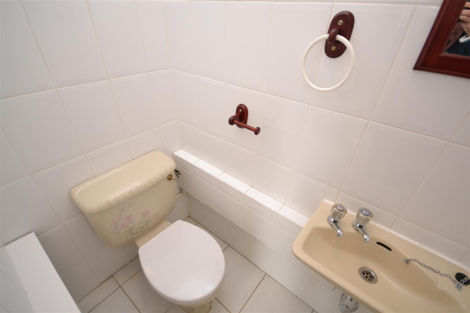 2 bedroom Apartment to rent - Martyn Gerrard