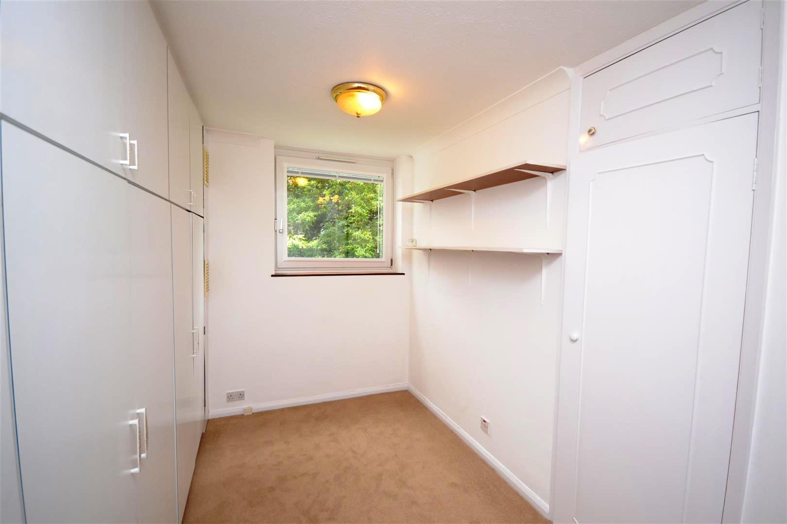 2 bedroom Apartment to rent - Martyn Gerrard