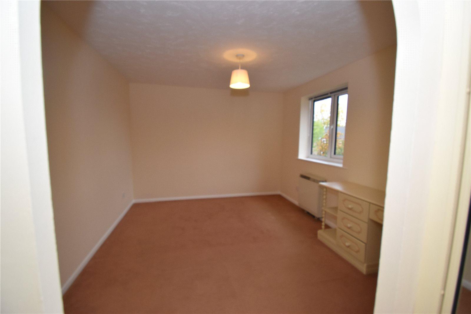 2 bedroom Apartment to rent - Martyn Gerrard
