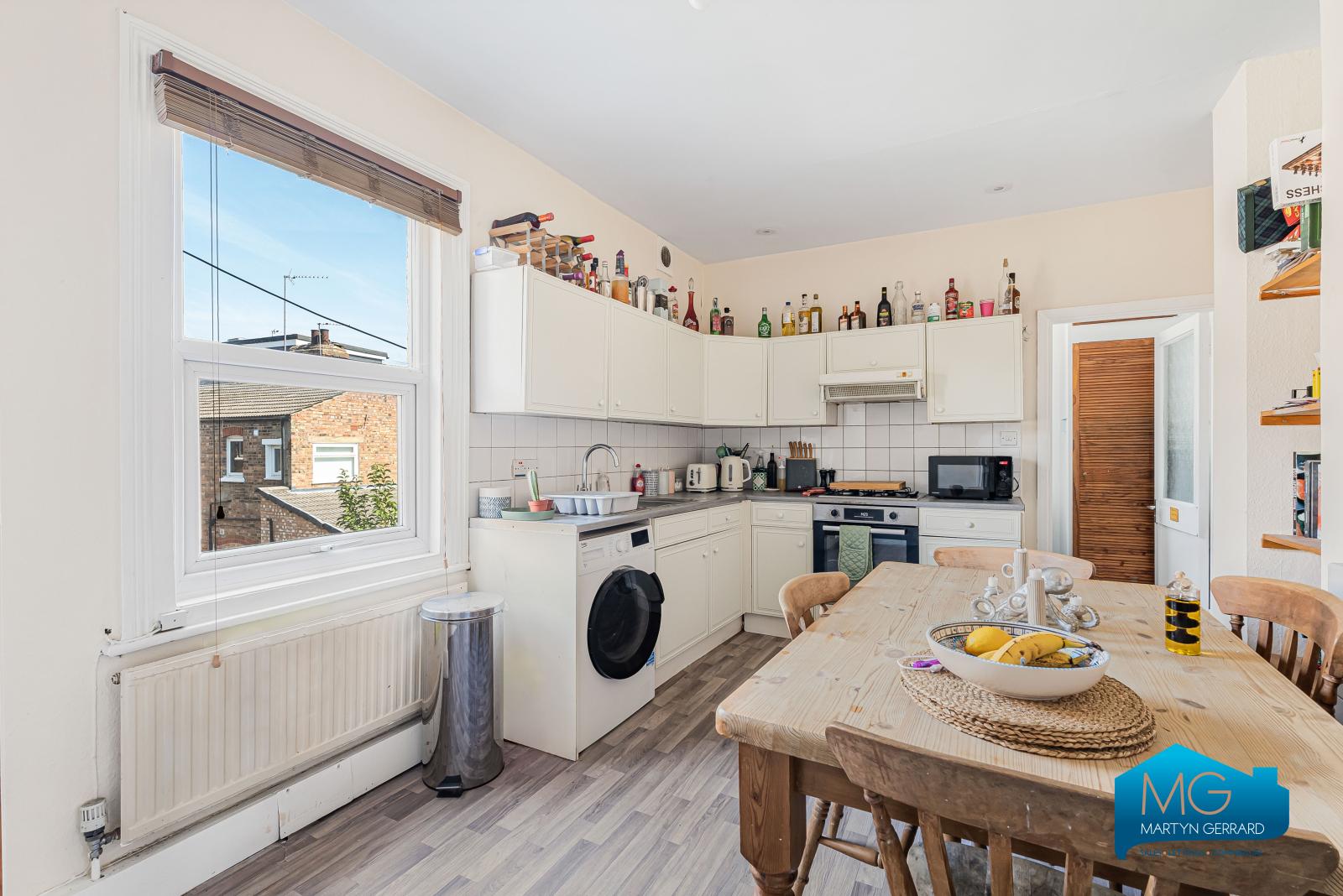 1 bedroom Apartment to rent - Martyn Gerrard