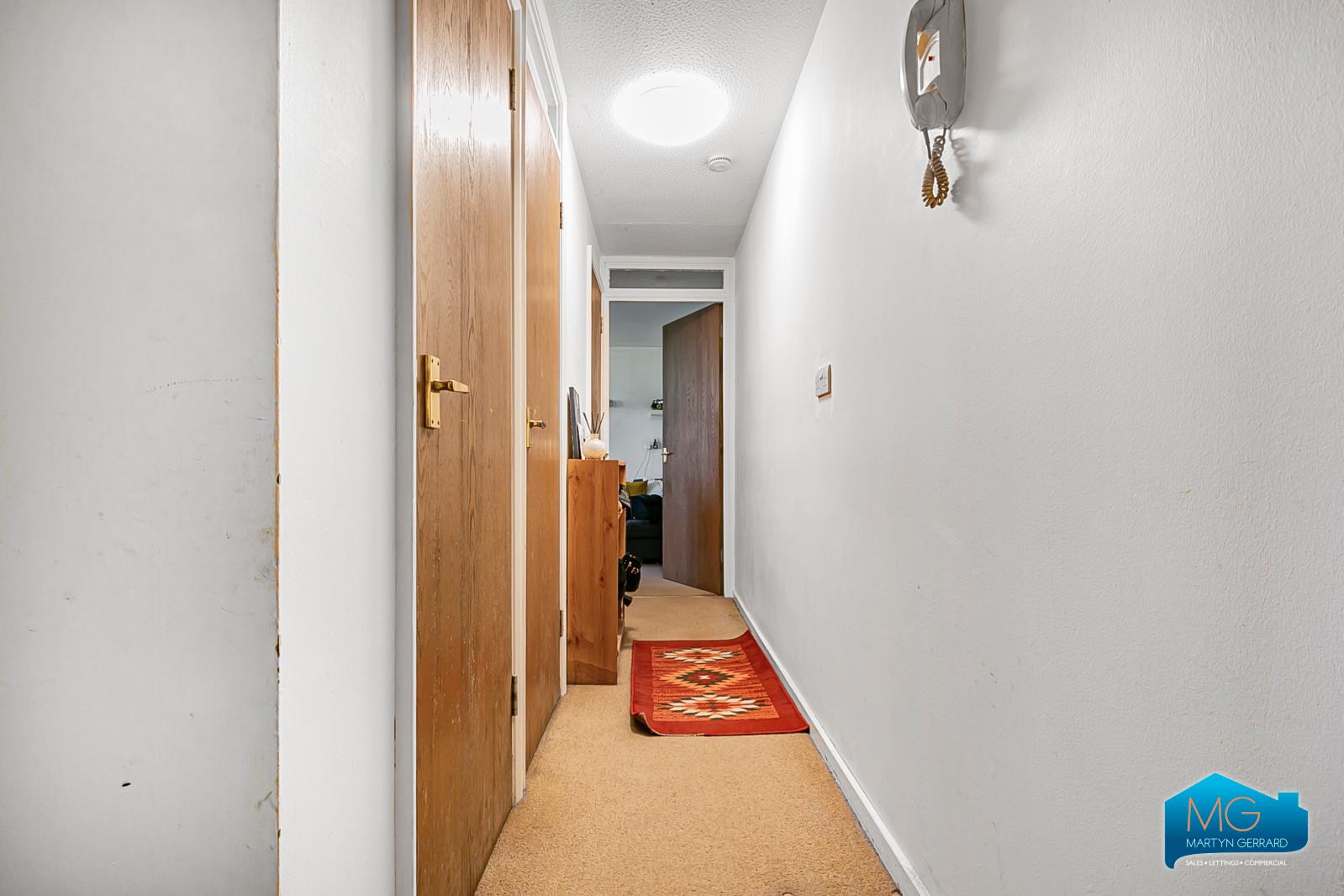 1 bedroom Ground Floor Flat to rent - Martyn Gerrard