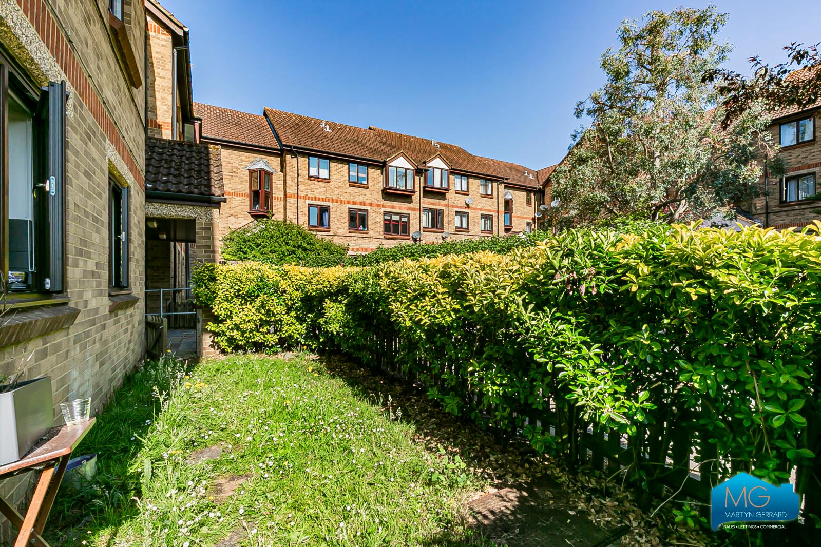 1 bedroom Ground Floor Flat to rent - Martyn Gerrard