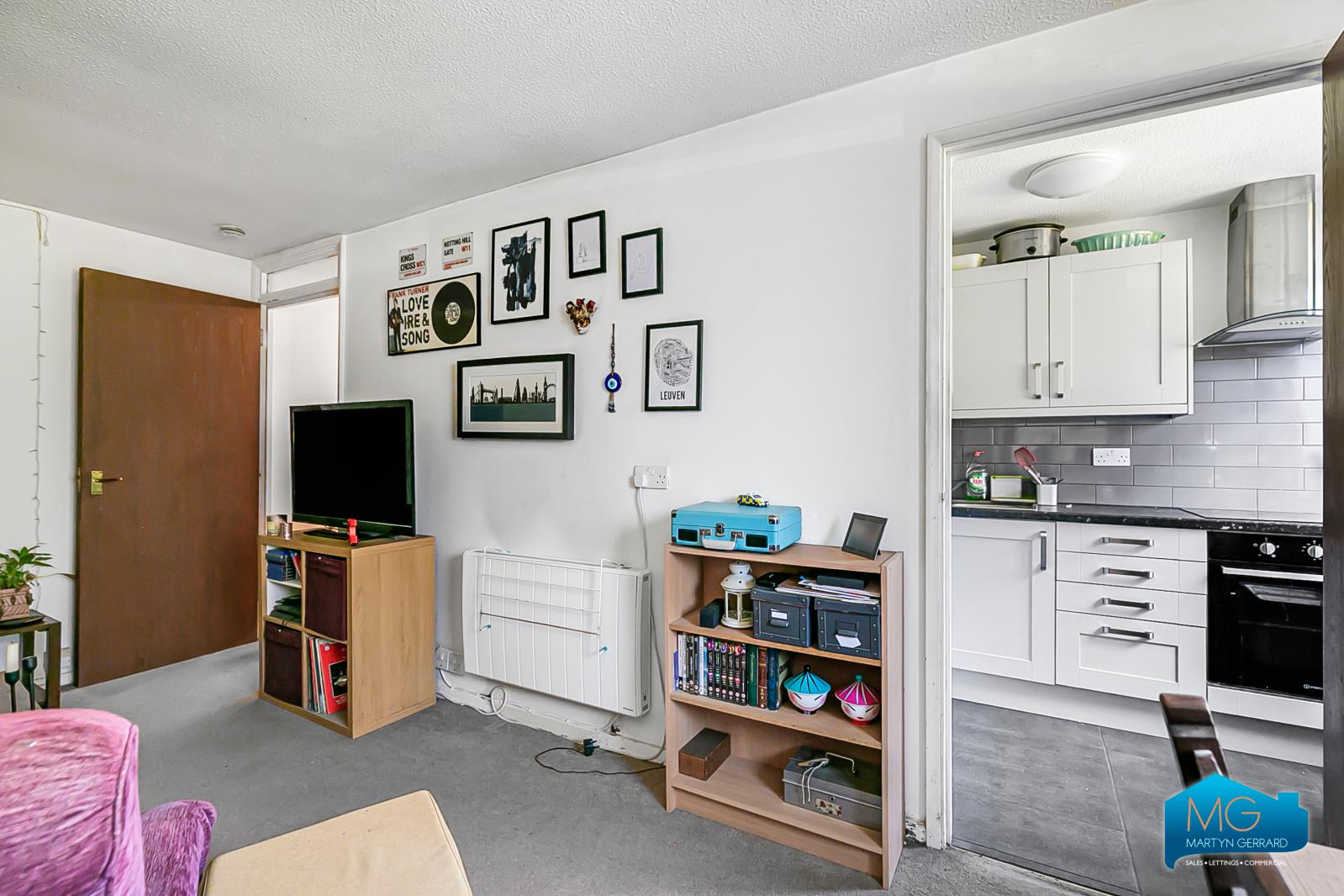 1 bedroom Ground Floor Flat to rent - Martyn Gerrard
