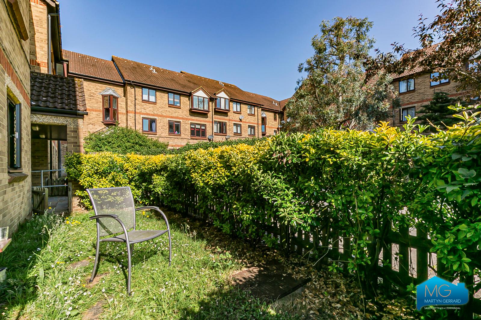1 bedroom Ground Floor Flat to rent - Martyn Gerrard