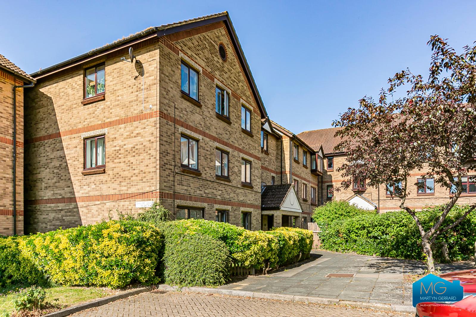 1 bedroom Ground Floor Flat to rent - Martyn Gerrard