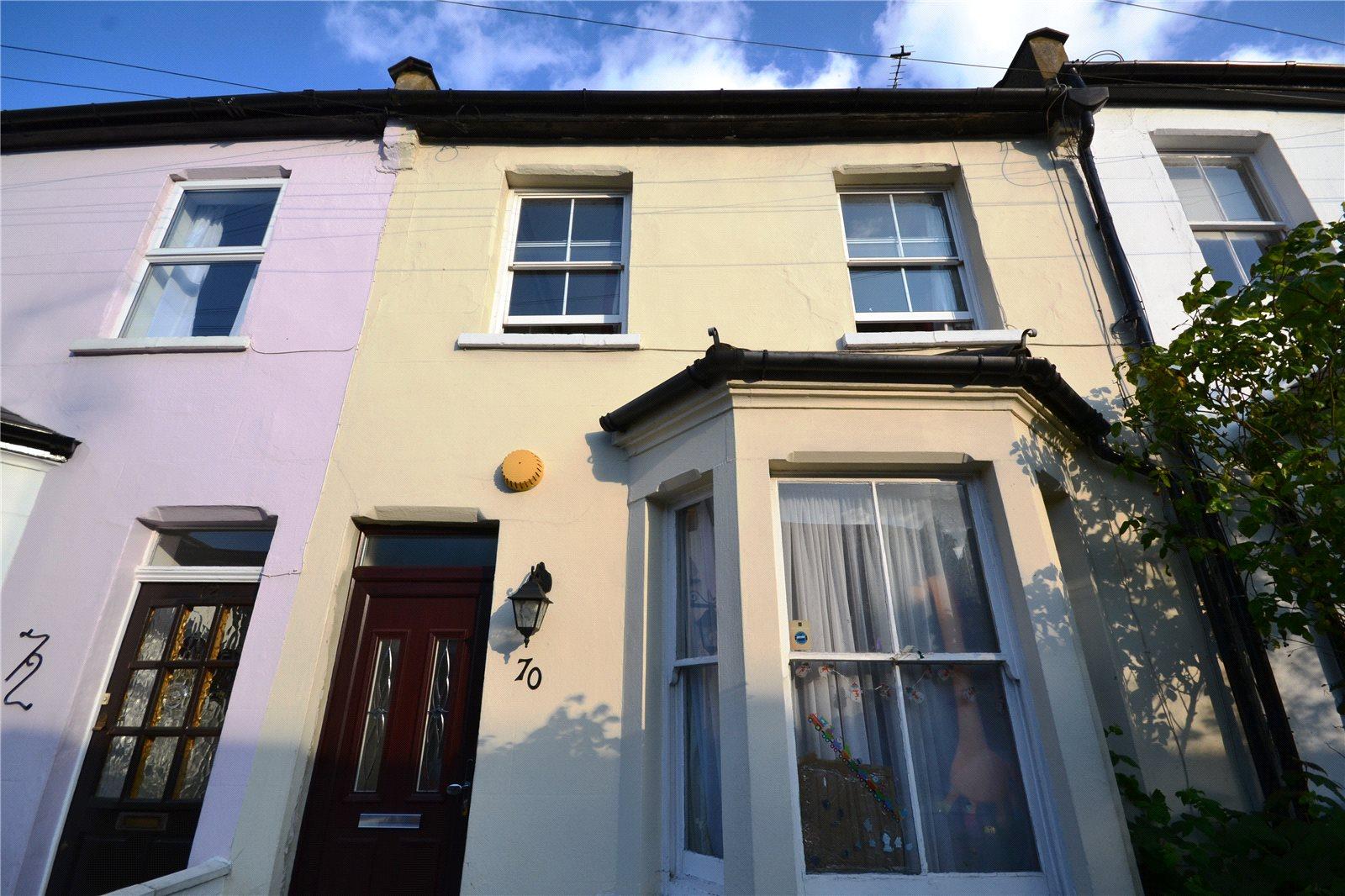 2 bedroom Terraced House to rent + ' - Martyn Gerrard