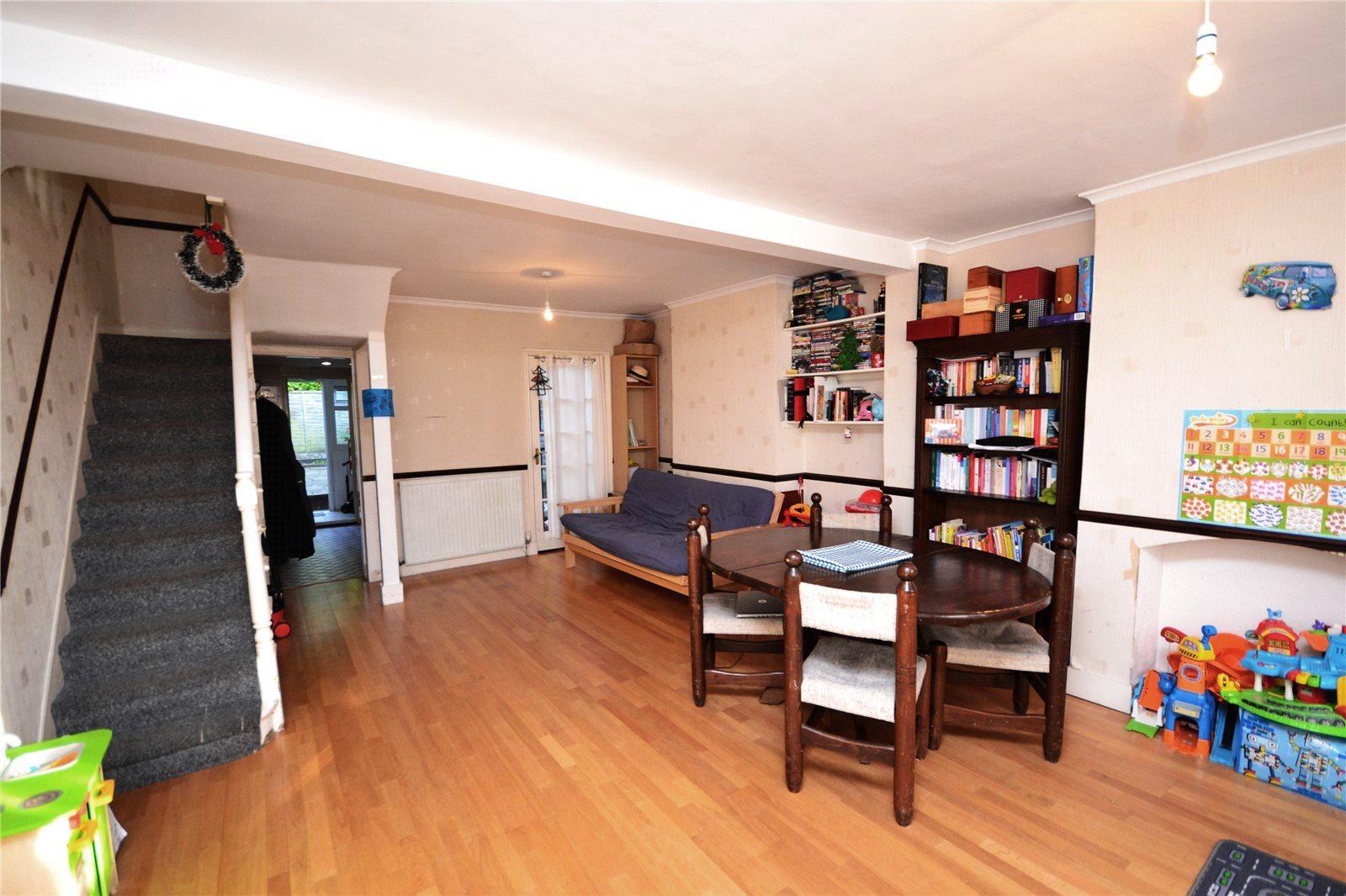 2 bedroom Terraced House to rent - Martyn Gerrard