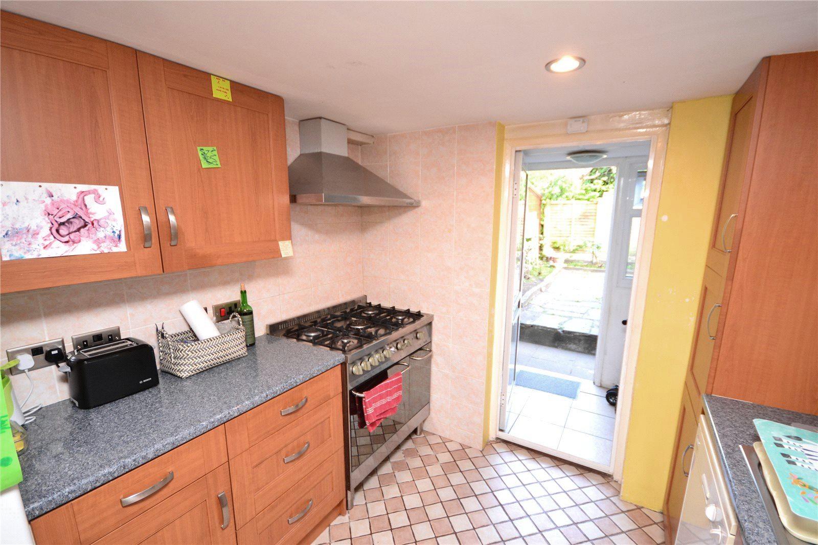 2 bedroom Terraced House to rent + ' - Martyn Gerrard