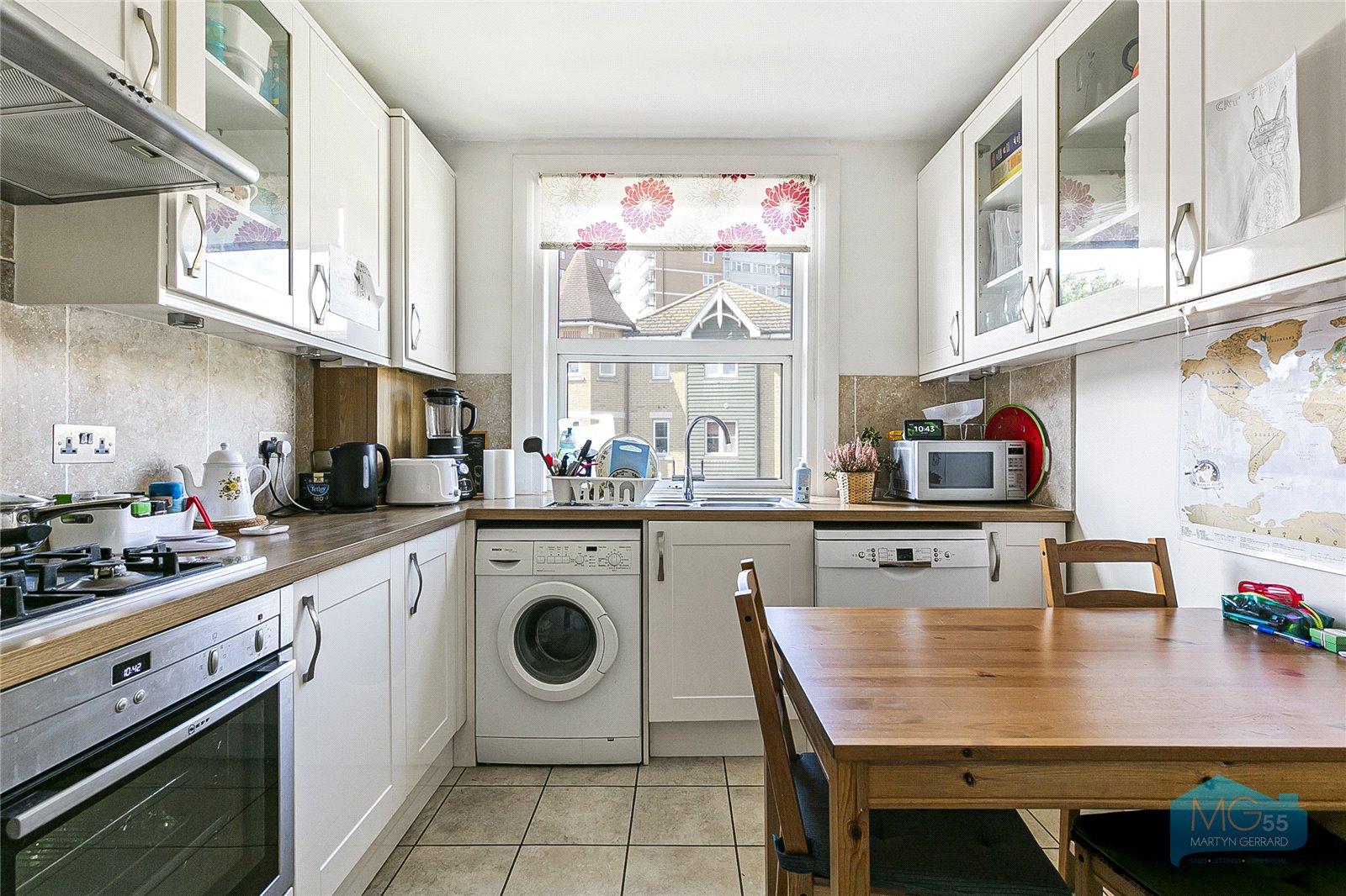 3 bedroom Maisonette to rent - Martyn Gerrard