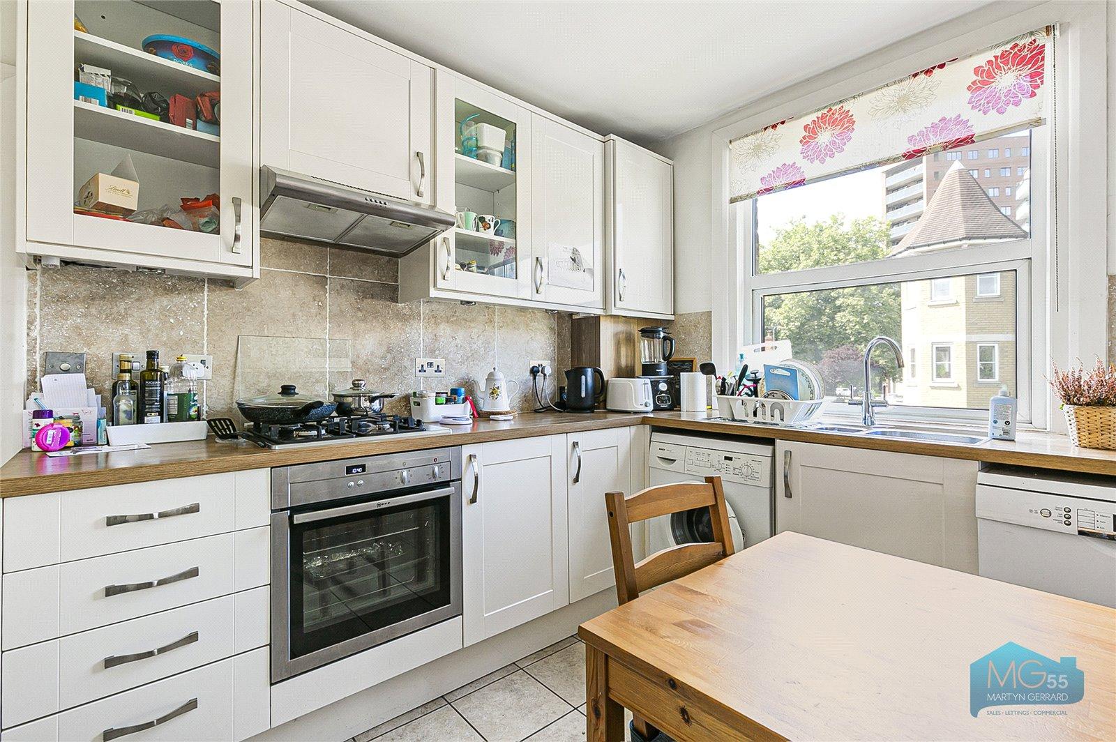 3 bedroom Maisonette to rent - Martyn Gerrard