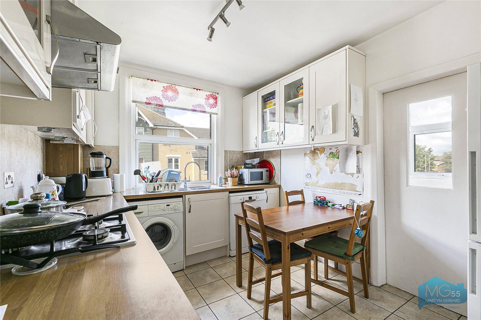 3 bedroom Maisonette to rent - Martyn Gerrard