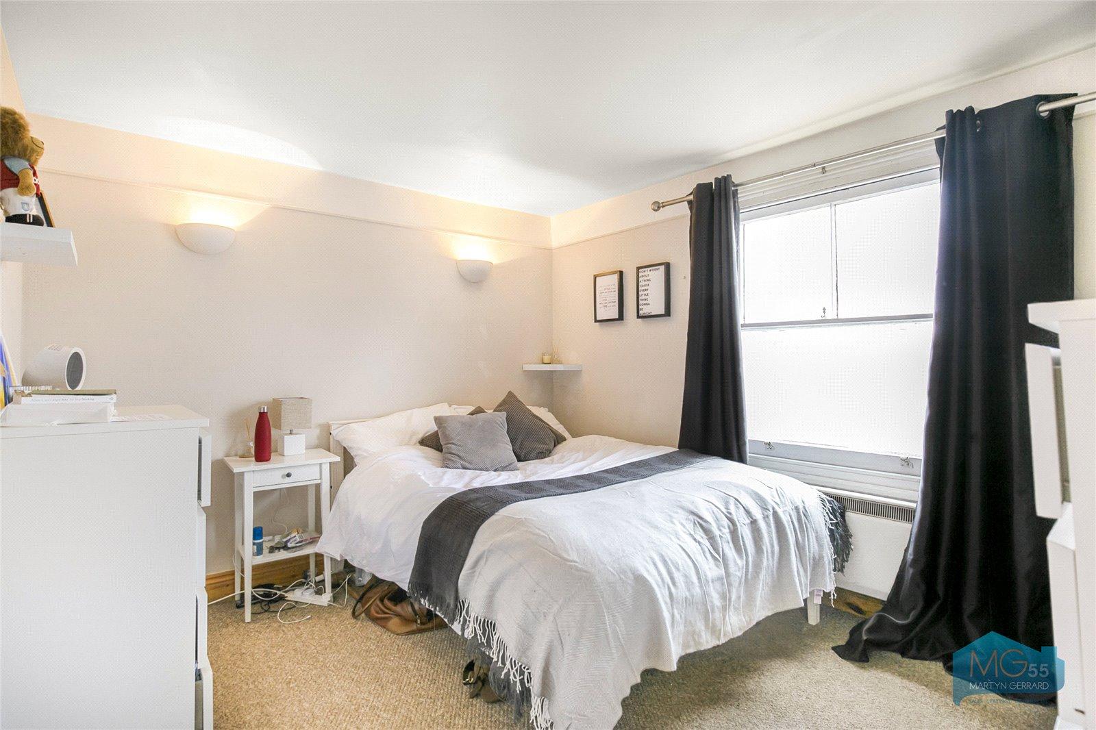 1 bedroom Apartment to rent - Martyn Gerrard