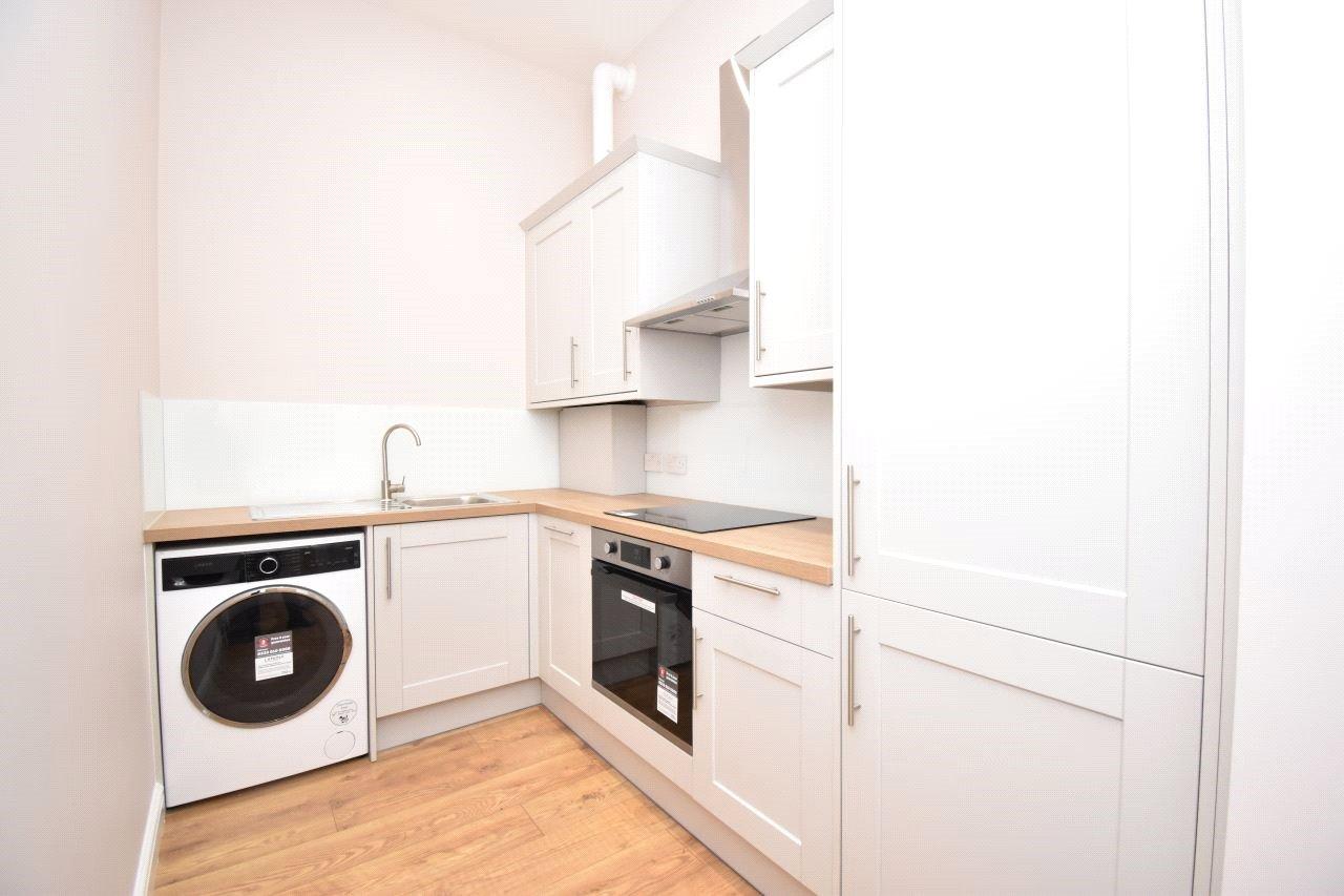 1 bedroom Ground Floor Flat to rent - Martyn Gerrard
