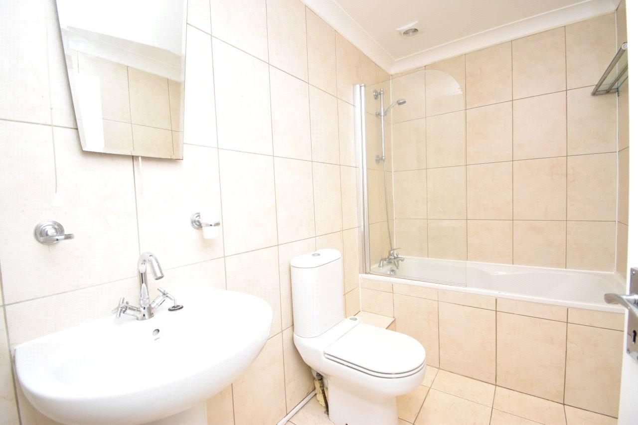 1 bedroom Ground Floor Flat to rent - Martyn Gerrard