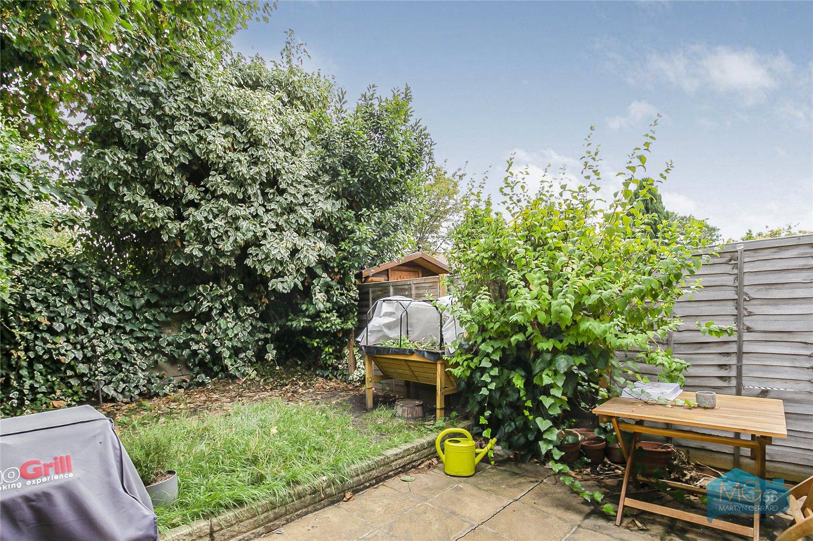 2 bedroom Ground Floor Flat to rent - Martyn Gerrard