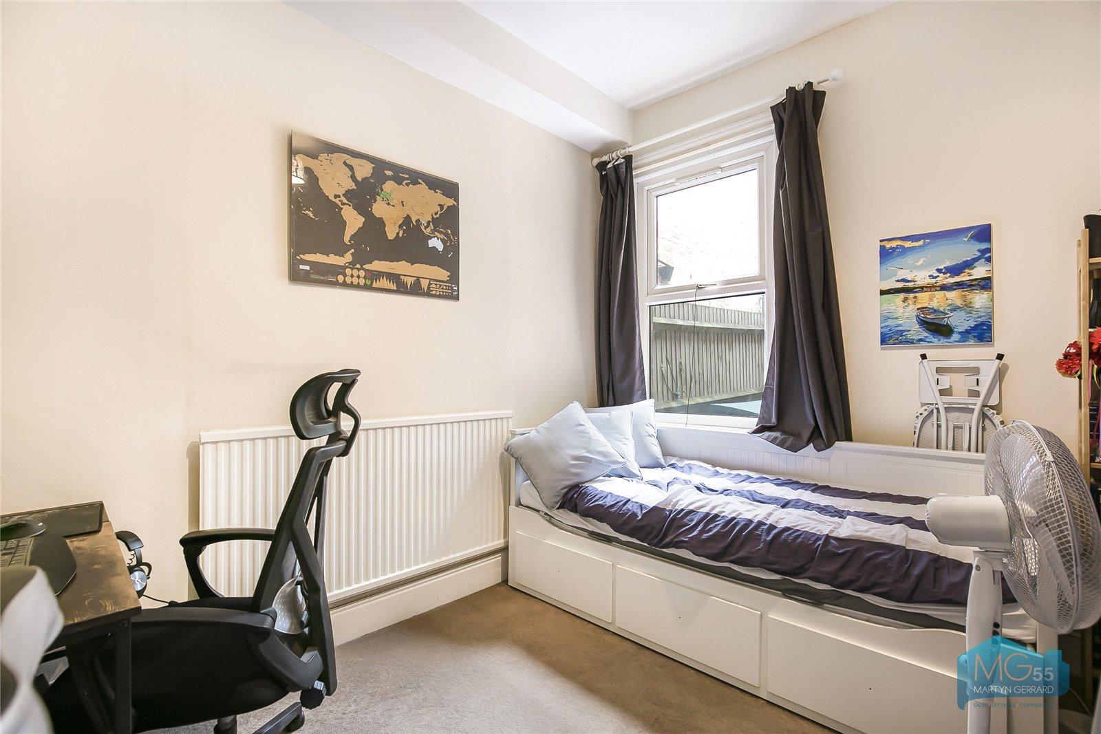 2 bedroom Ground Floor Flat to rent - Martyn Gerrard
