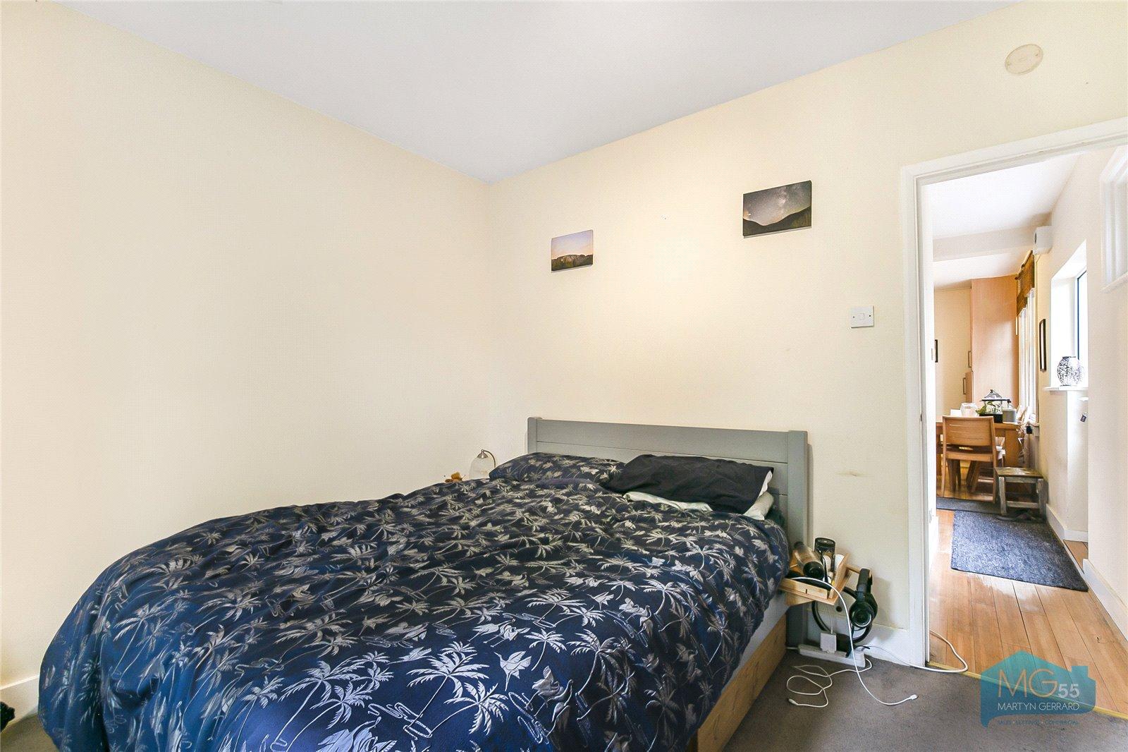 2 bedroom Ground Floor Flat to rent - Martyn Gerrard