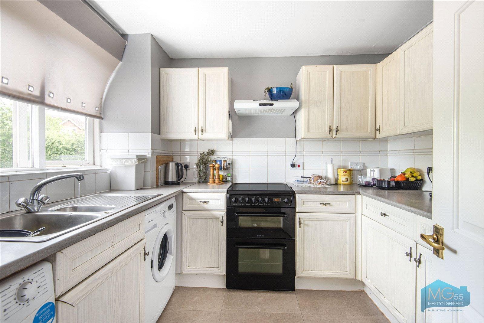 2 bedroom Apartment to rent - Martyn Gerrard