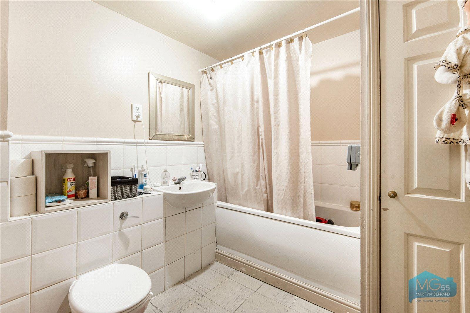 2 bedroom Apartment to rent - Martyn Gerrard