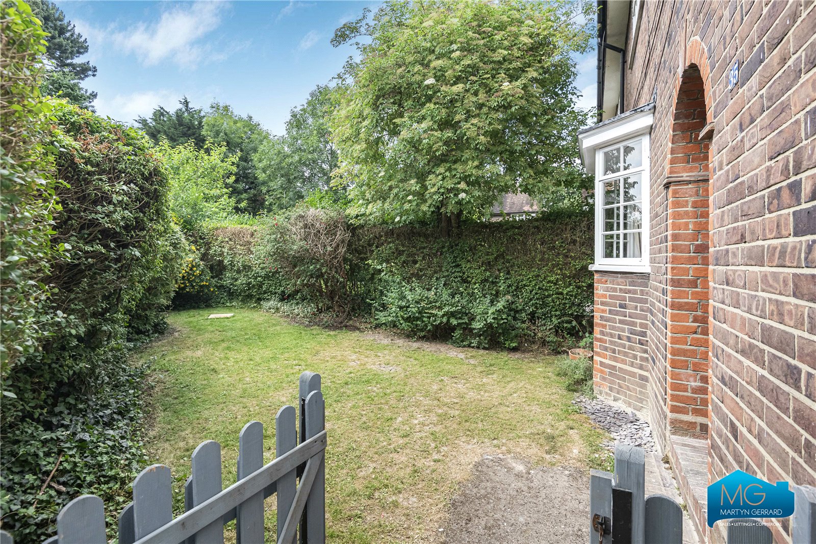 1 bedroom Ground Floor Flat to rent - Martyn Gerrard