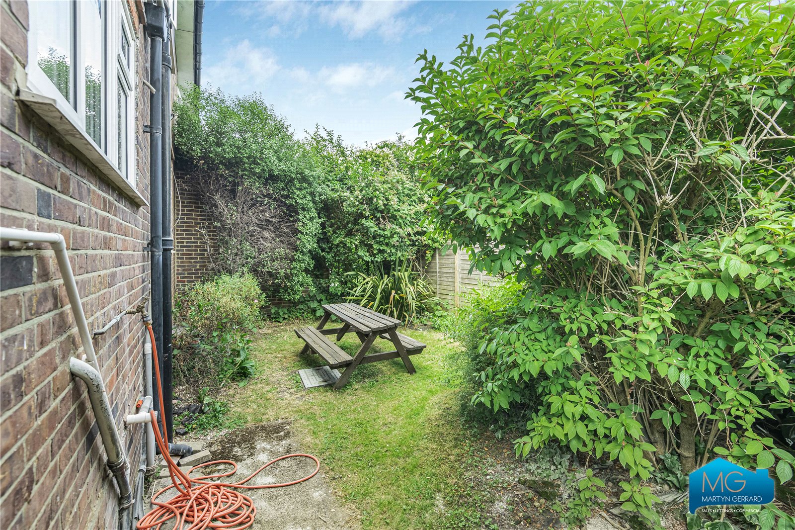 1 bedroom Ground Floor Flat to rent - Martyn Gerrard