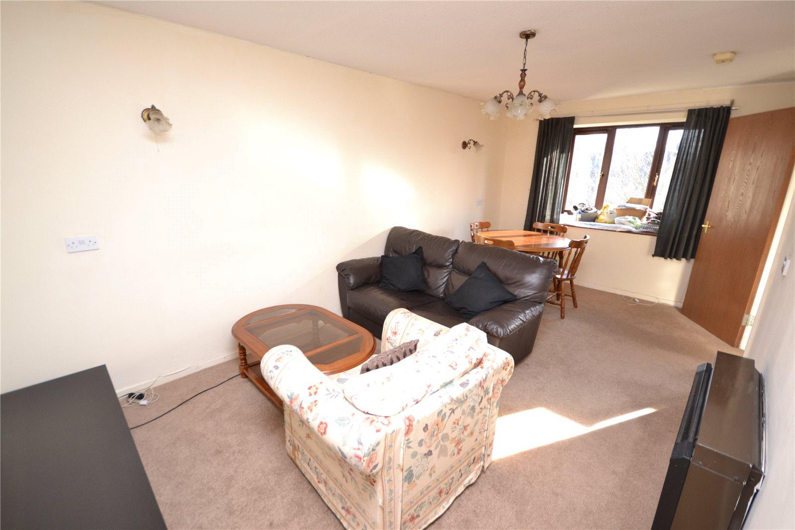 2 bedroom Apartment to rent + ' - Martyn Gerrard