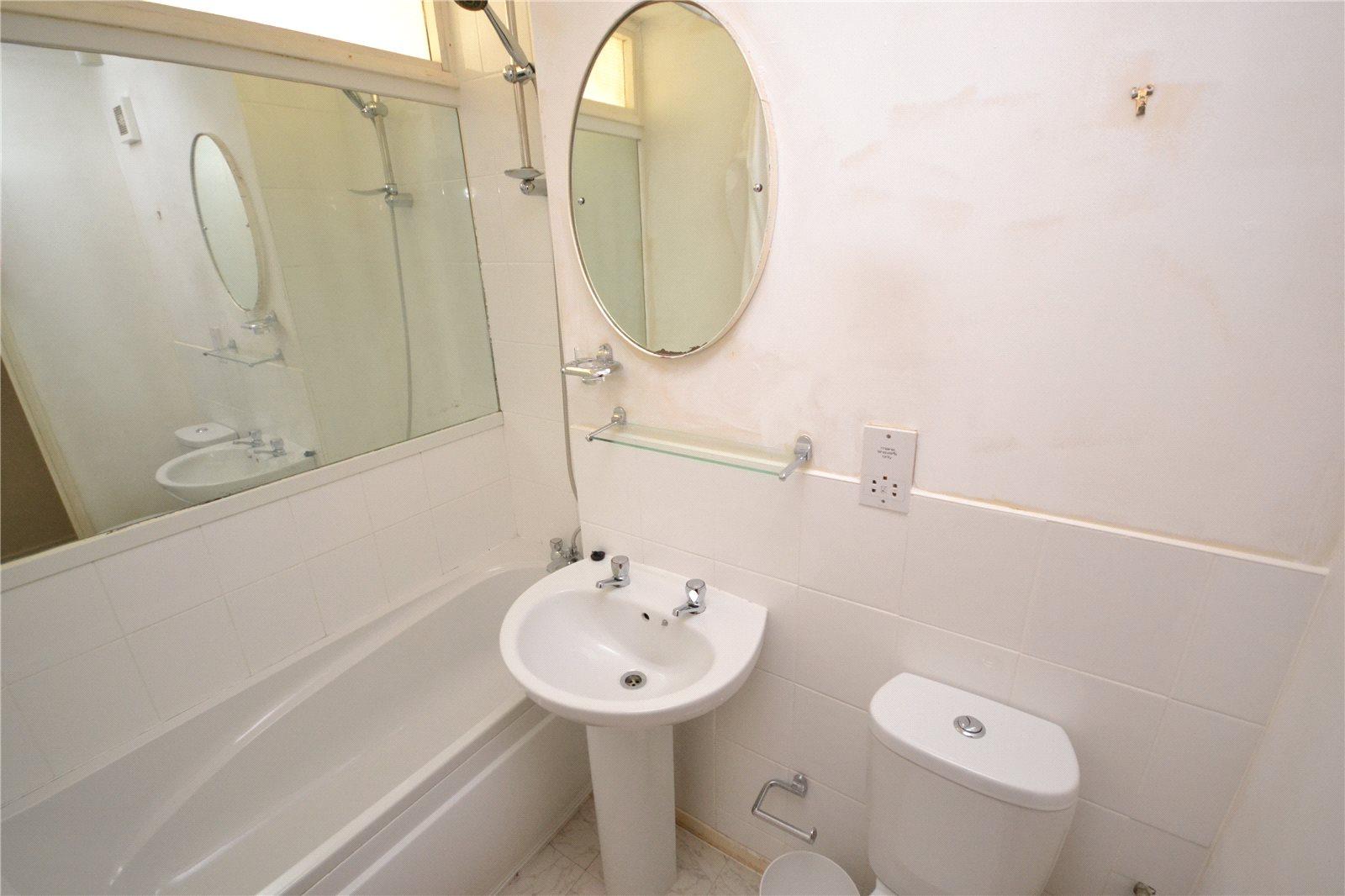2 bedroom Apartment to rent - Martyn Gerrard