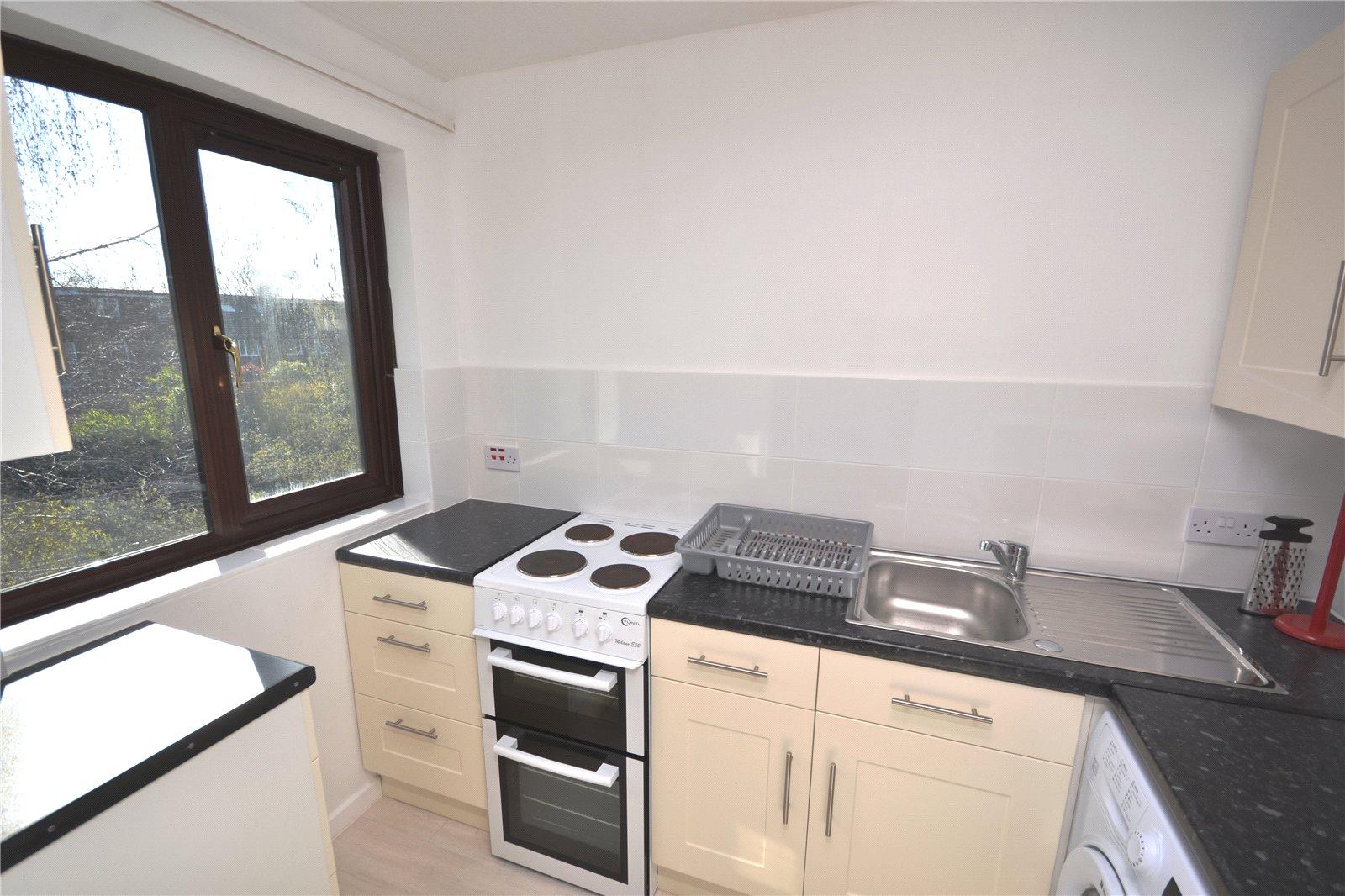 2 bedroom Apartment to rent + ' - Martyn Gerrard