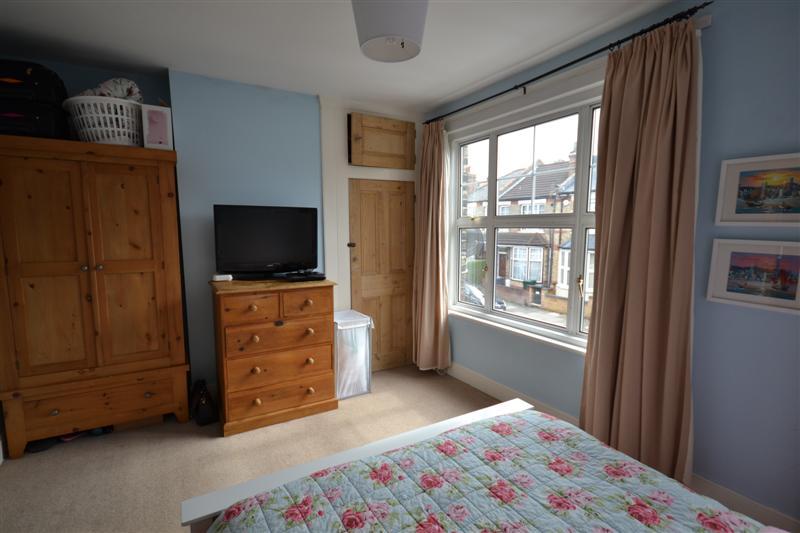 2 bedroom House to rent - Martyn Gerrard