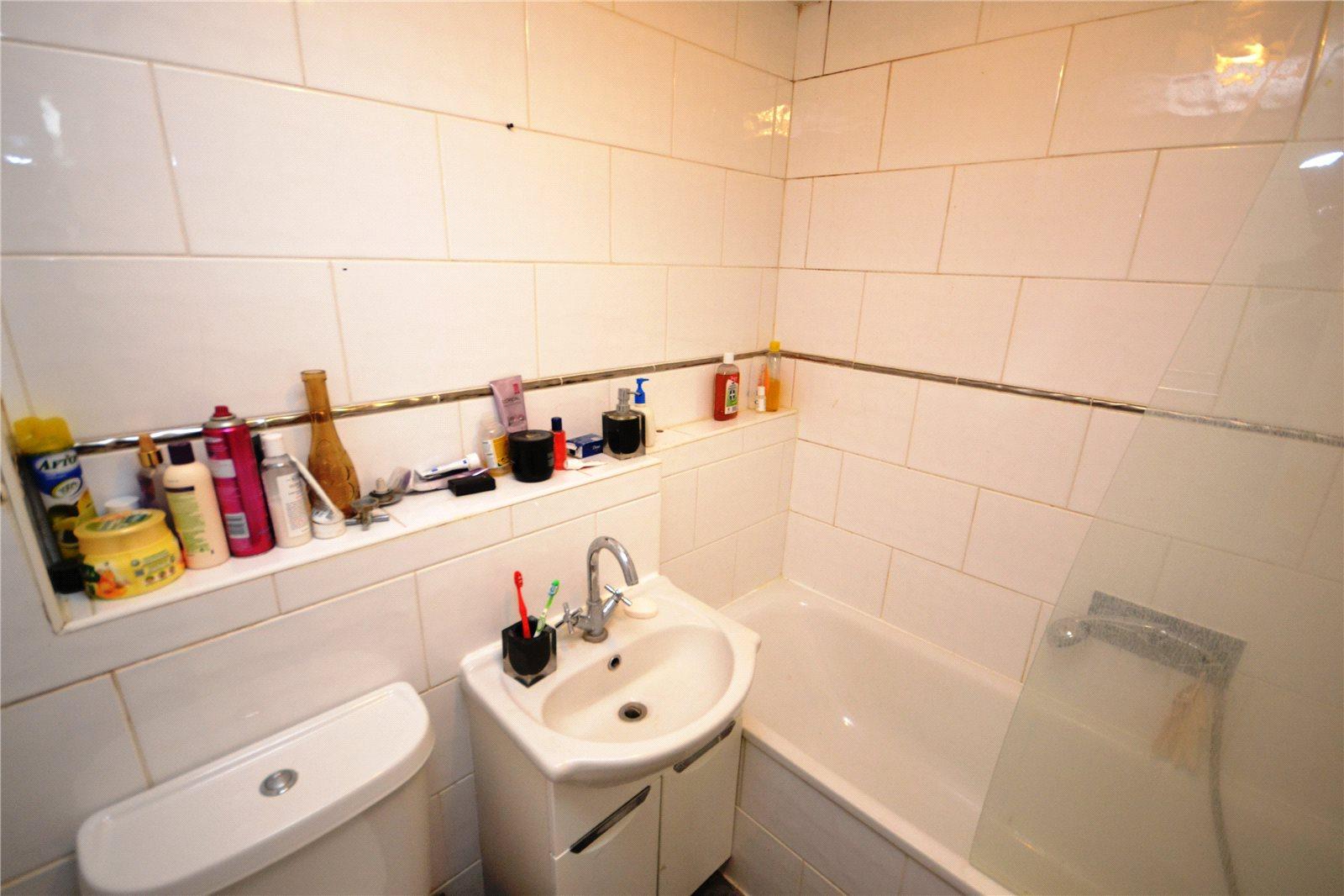 1 bedroom Ground Floor Flat to rent - Martyn Gerrard