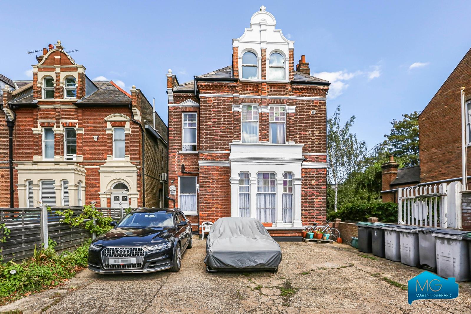 2 bedroom Apartment to rent - Martyn Gerrard