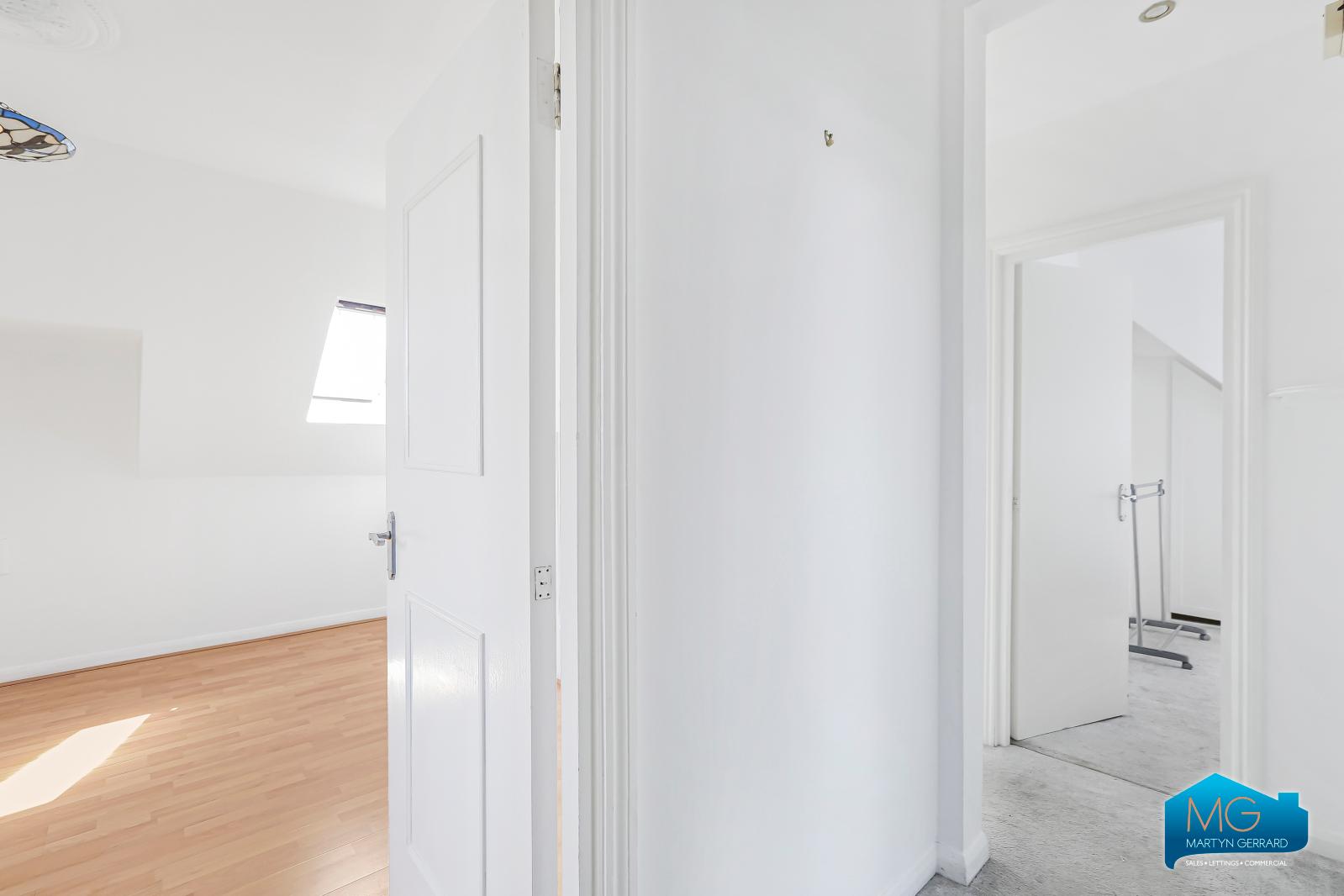2 bedroom Apartment to rent - Martyn Gerrard