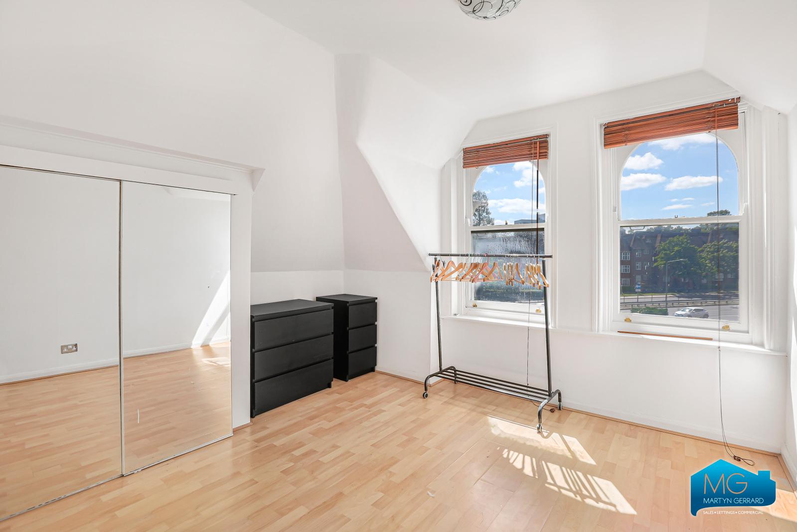 2 bedroom Apartment to rent - Martyn Gerrard