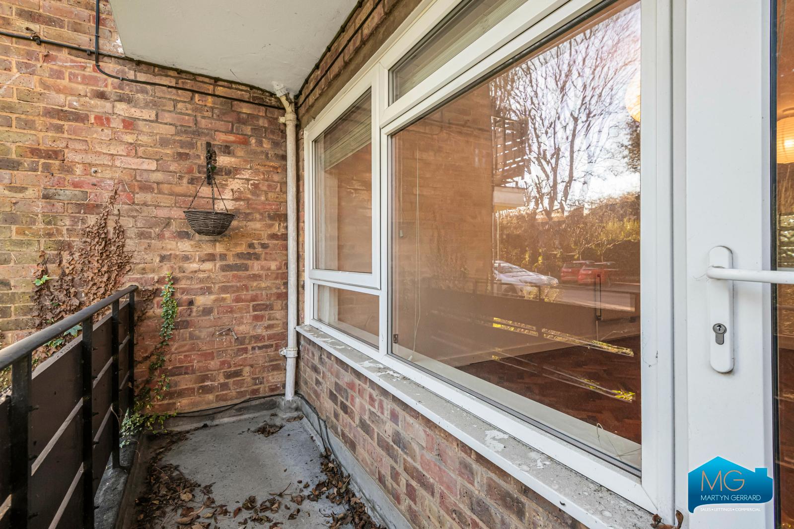 2 bedroom Ground Floor Flat to rent - Martyn Gerrard