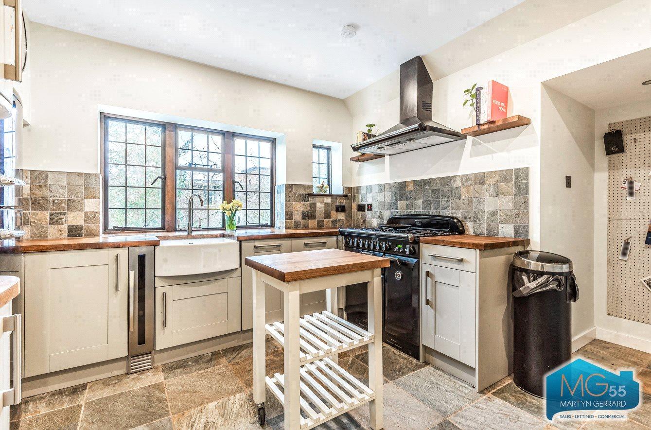 3 bedroom Apartment to rent - Martyn Gerrard