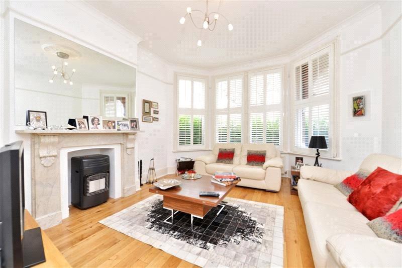 2 bedroom Ground Floor Flat to rent - Martyn Gerrard