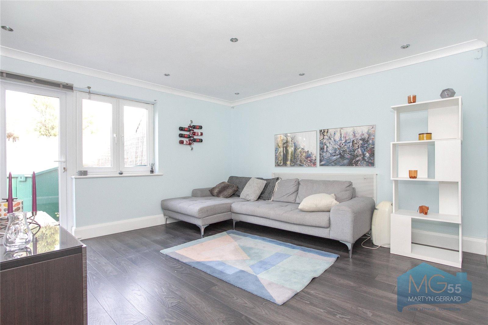 2 bedroom Apartment to rent - Martyn Gerrard