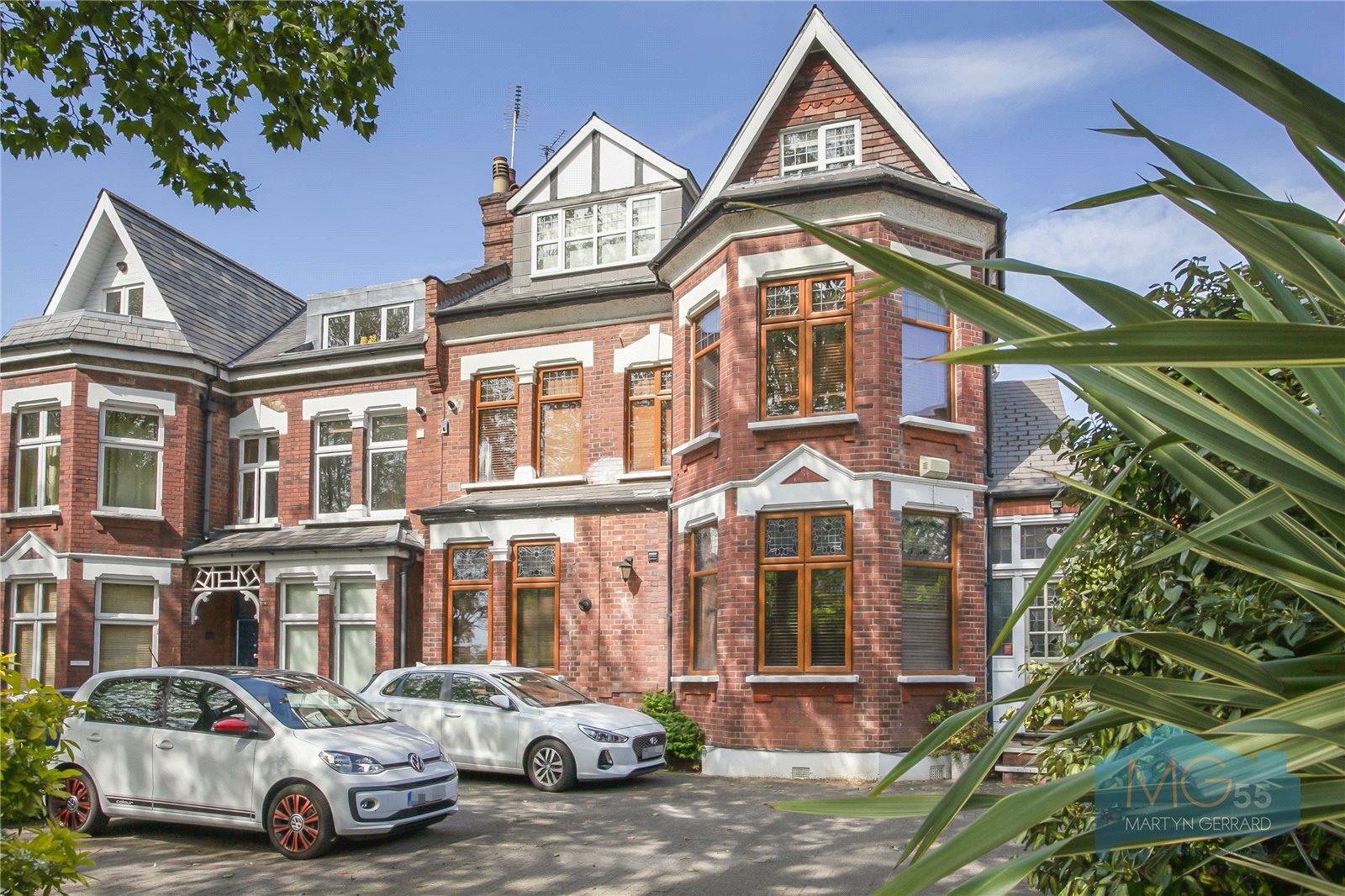 2 bedroom Apartment to rent - Martyn Gerrard