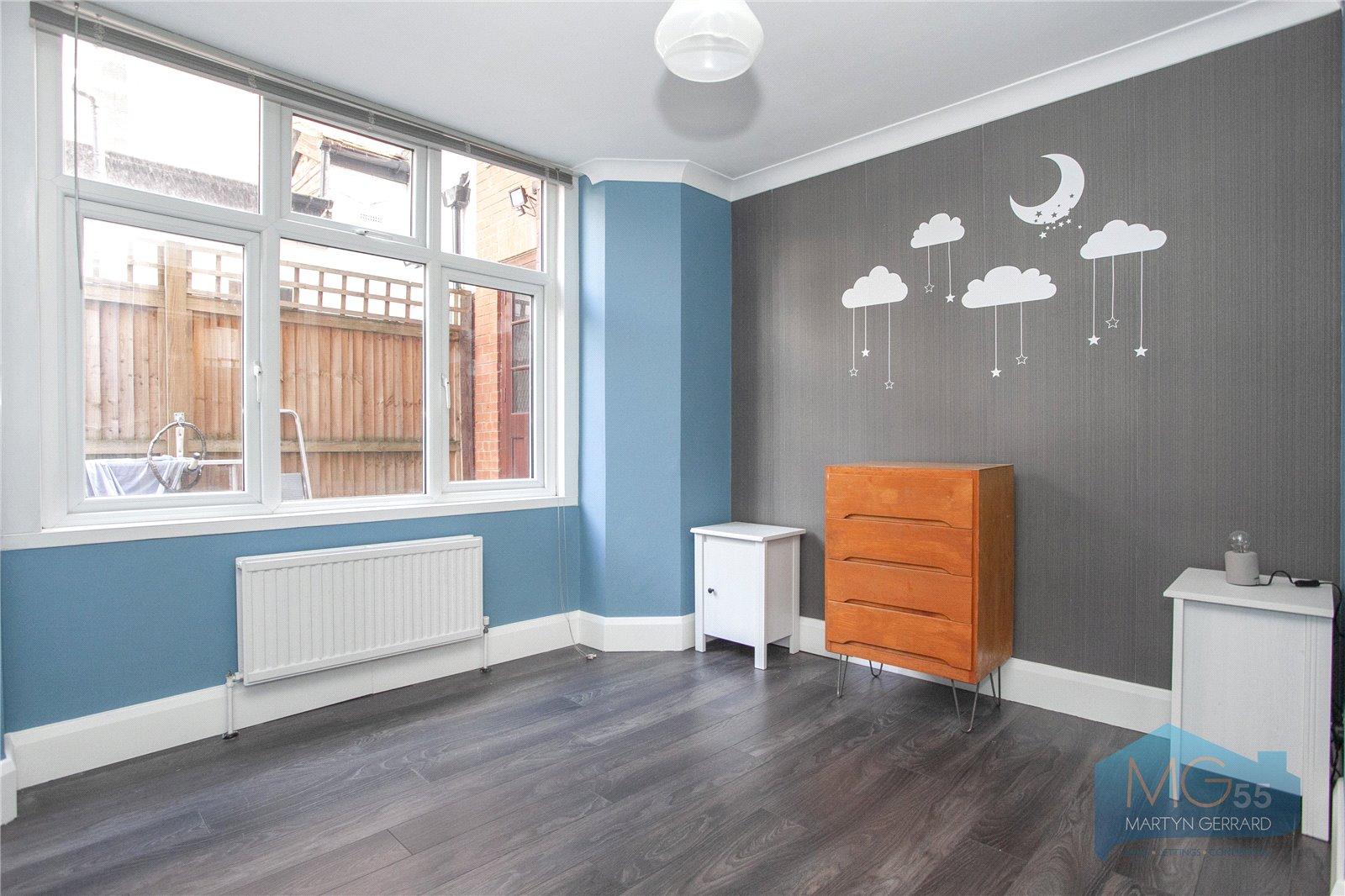 2 bedroom Apartment to rent - Martyn Gerrard
