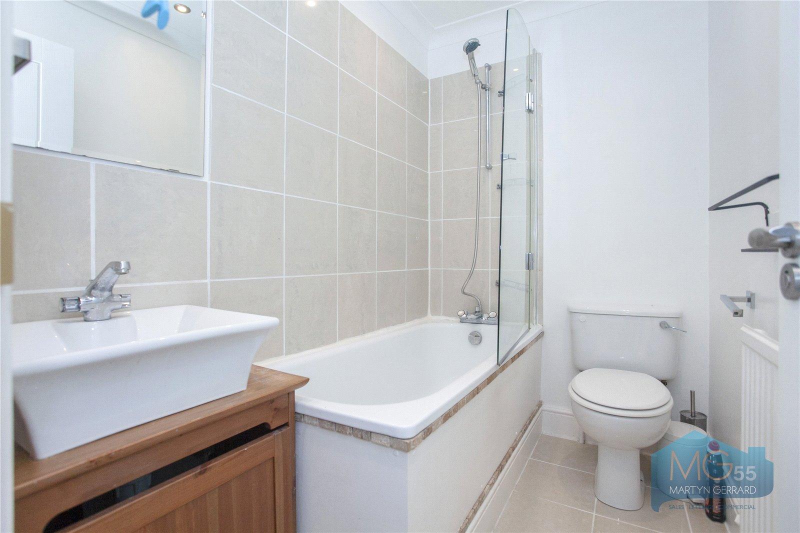 2 bedroom Apartment to rent - Martyn Gerrard